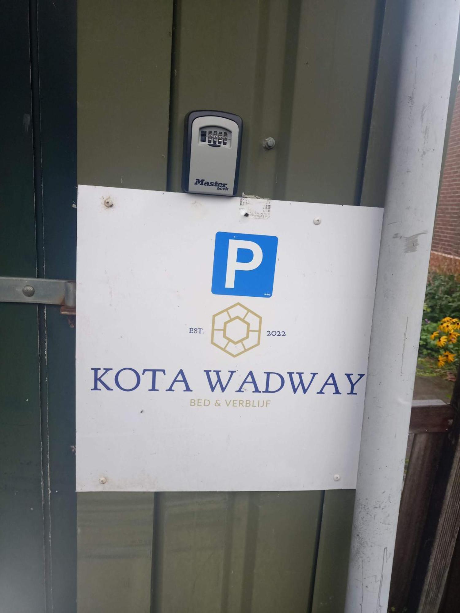 Kota Wadway Villa Spanbroek Екстериор снимка